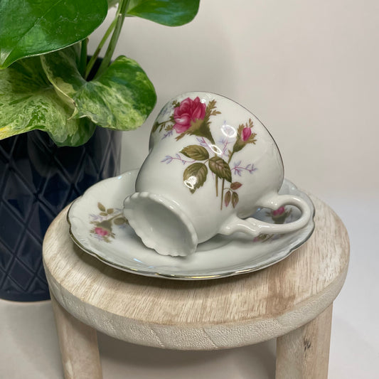 Moss Rose Footed Demitasse Teacup Candle | 2 oz.