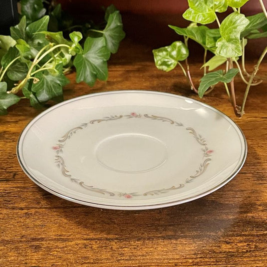 Noritake Mayfair Teacup Candle With Platinum Trim | Freesia