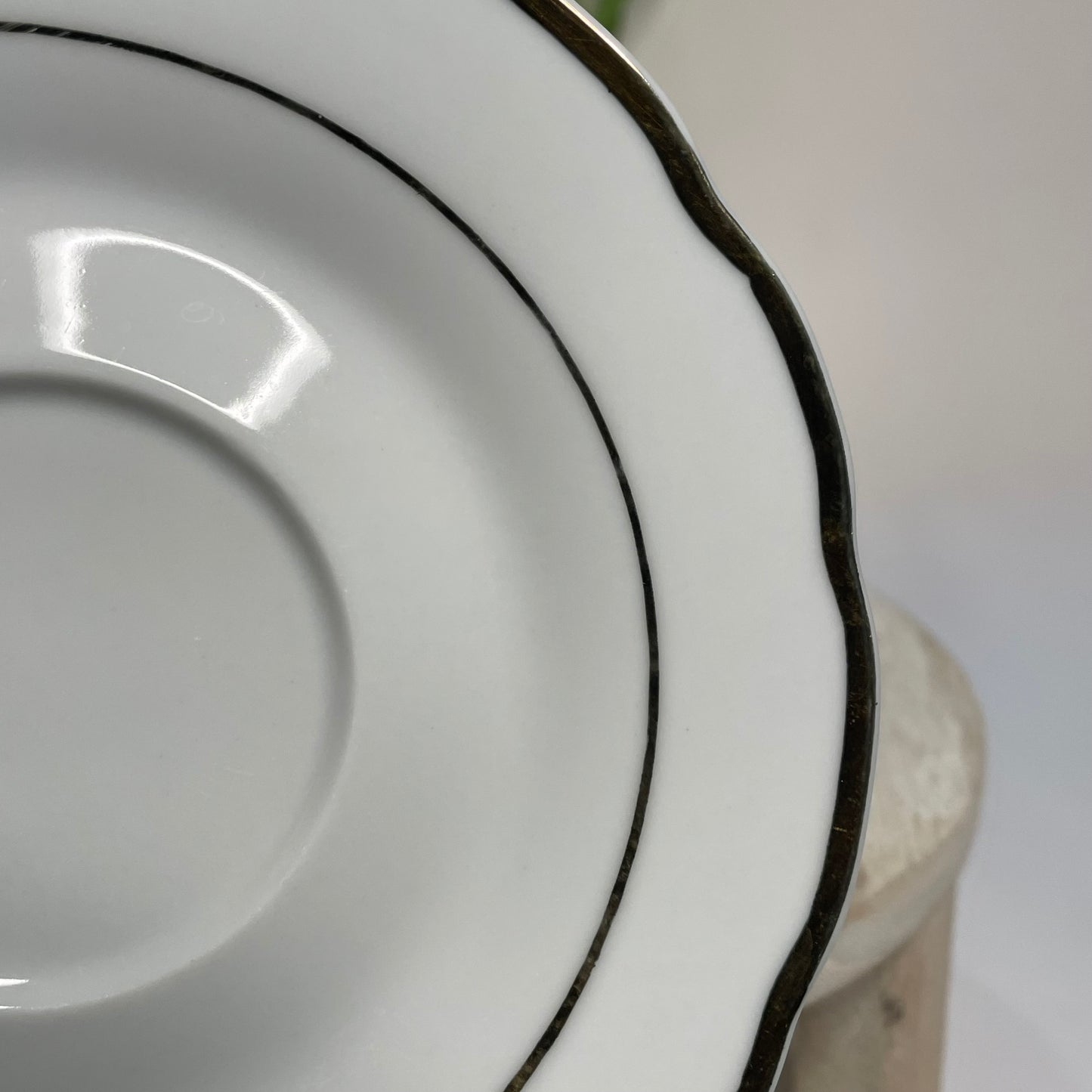 Allied Design Gold Rim Scalloped Teacup Candle | 5 oz.