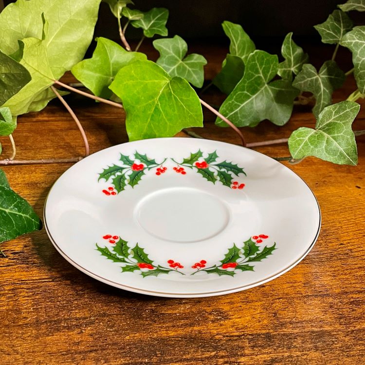 Double Holly Sprig Teacup Candle | Various Fragrances