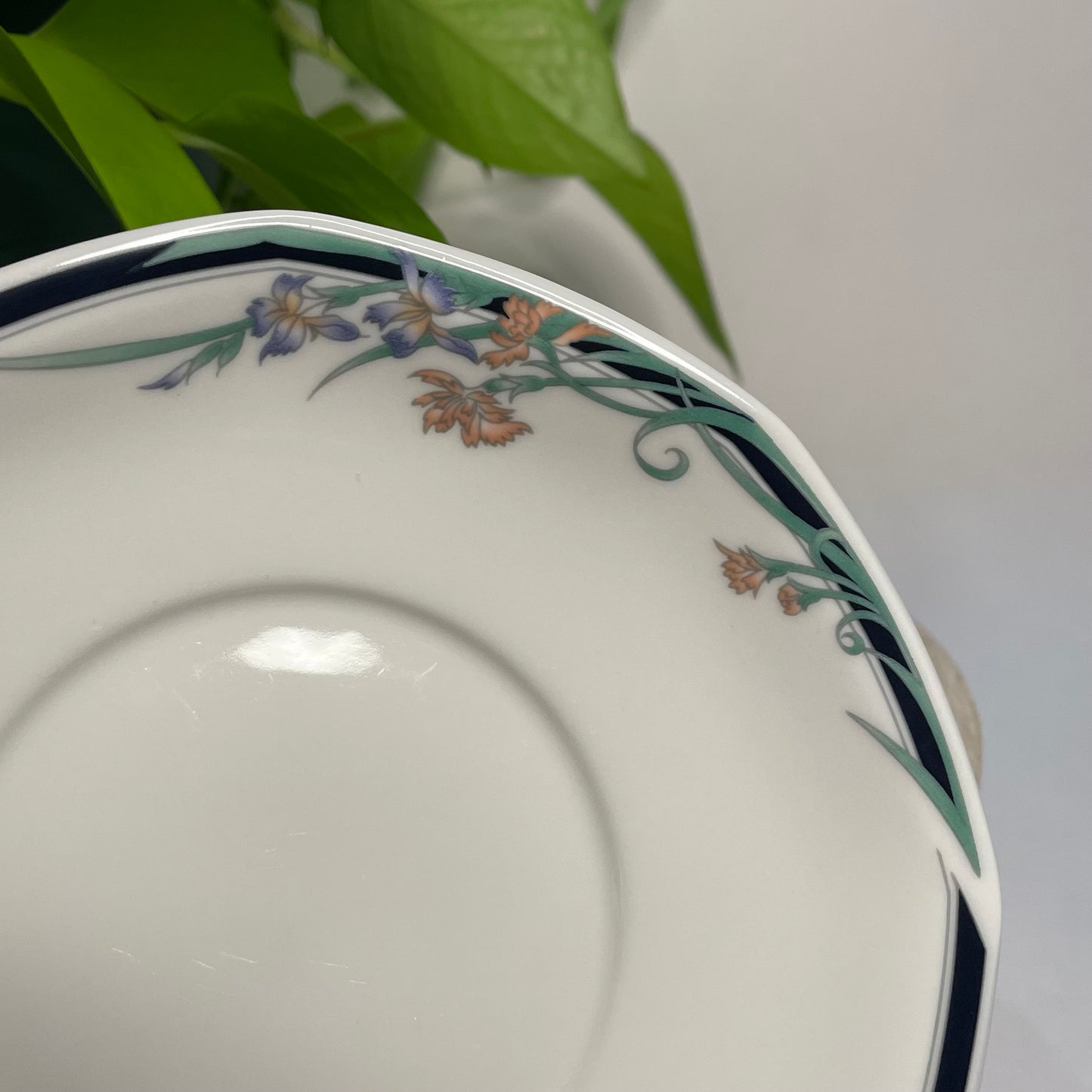 Royal Doulton Juno Custom Teacup Candle | 7 oz.