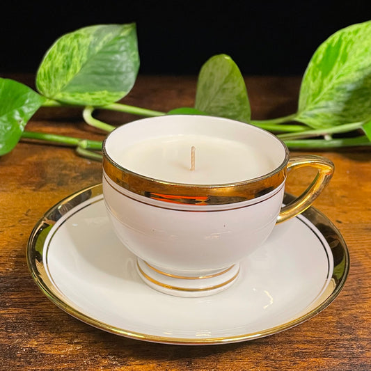 Bharat Collection Marvel Teacup With Gold Rim Candle | Mistletoe