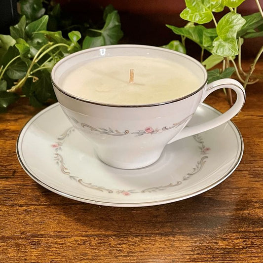 Noritake Mayfair Teacup Candle With Platinum Trim | Freesia