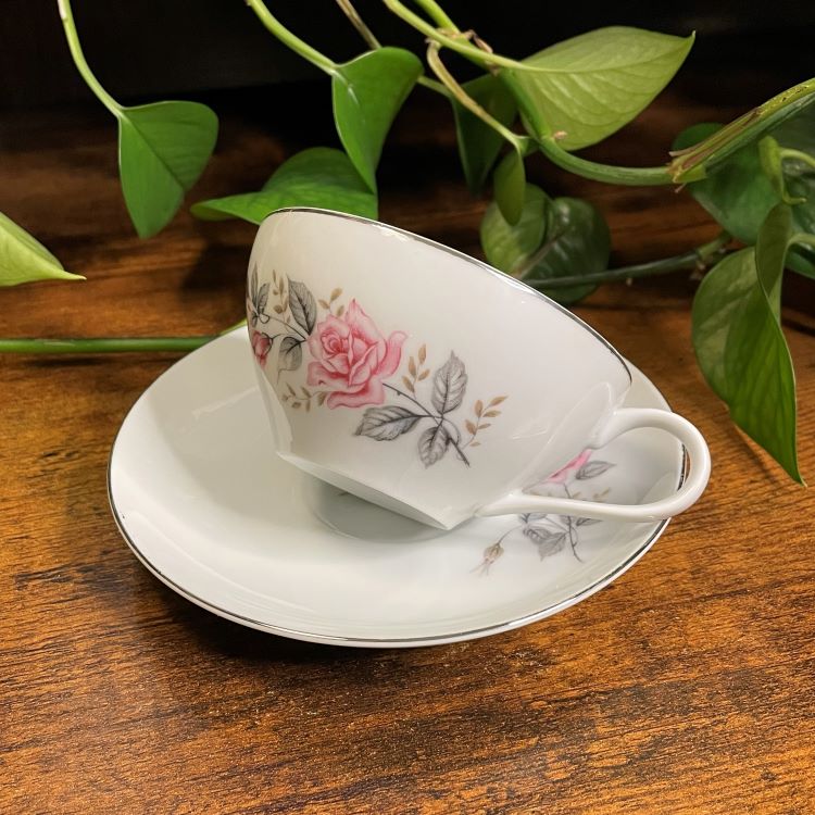 Castlecourt Rose Glow Teacup Candle | Cashmere Glow