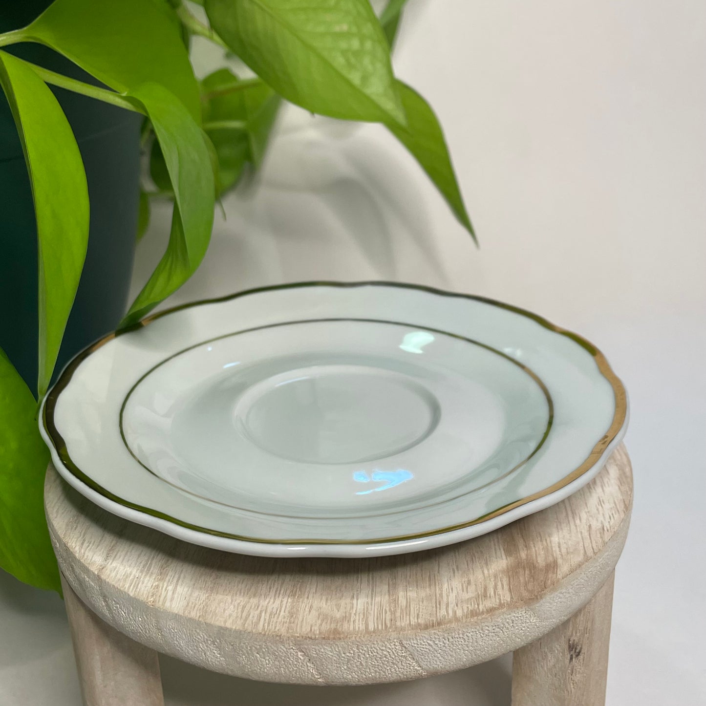 Allied Design Gold Rim Scalloped Teacup Candle | 5 oz.