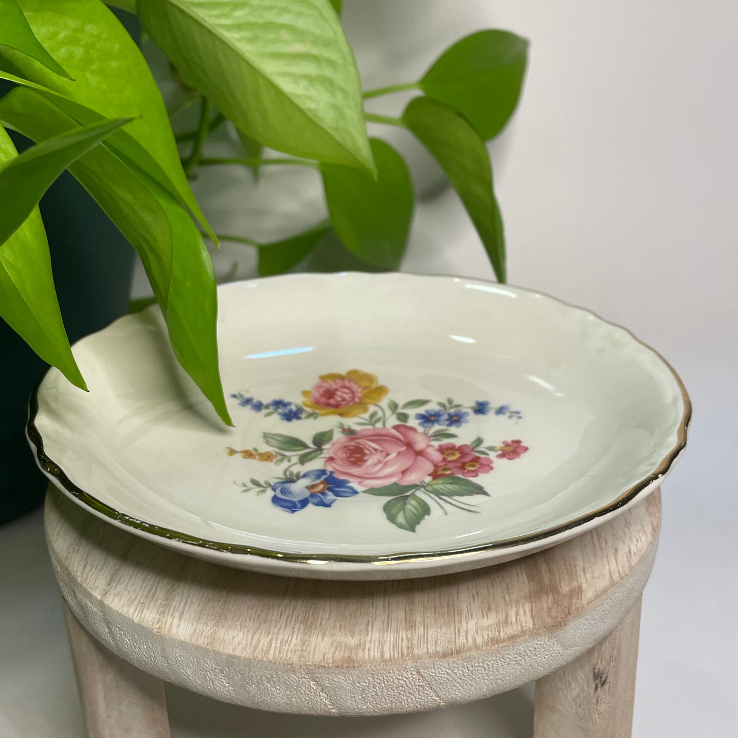 Vintage Household Institute Priscilla Pattern Custom Teacup Candle | 5.5 oz.
