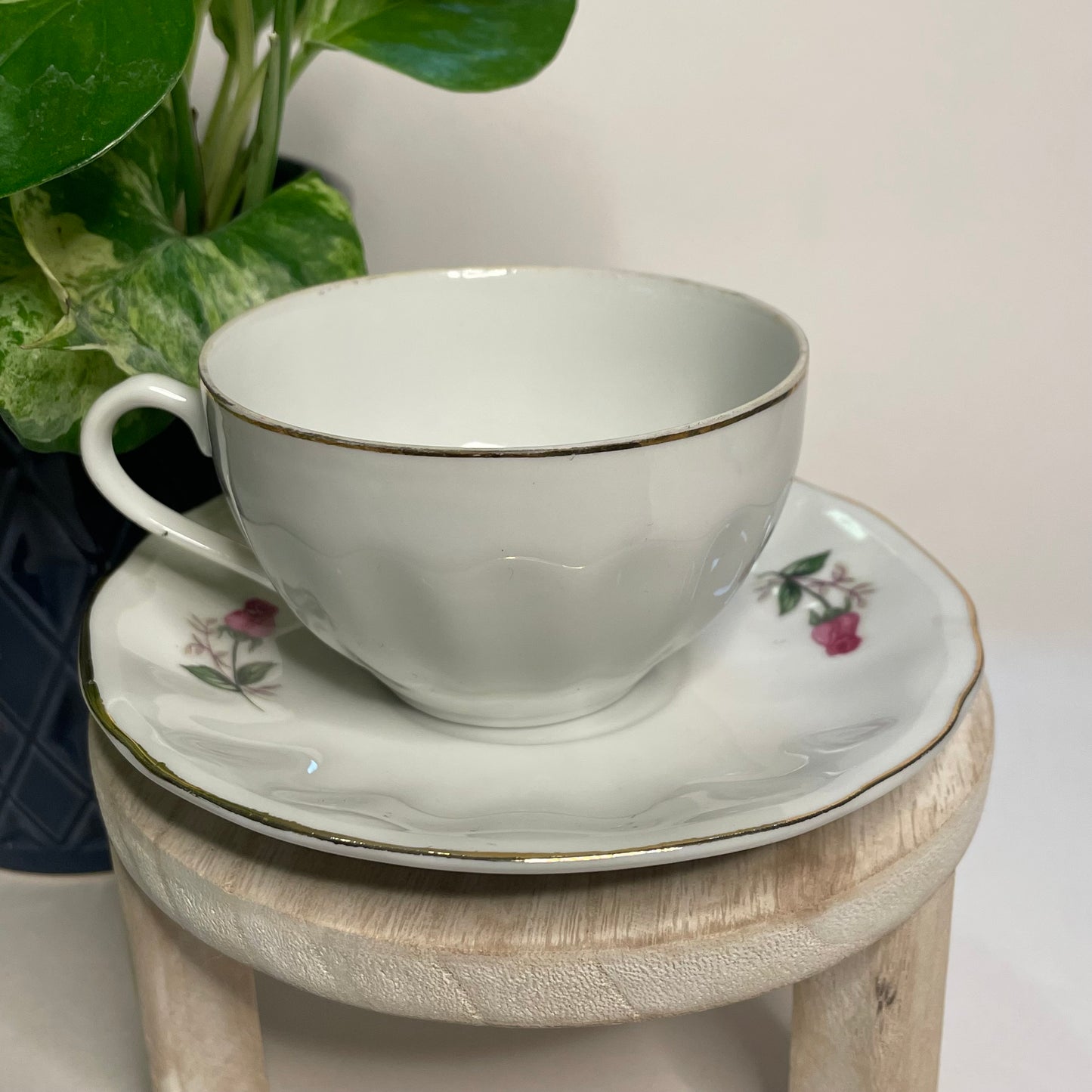 Gold Trim Floral Custom Teacup Candle | 5 oz.
