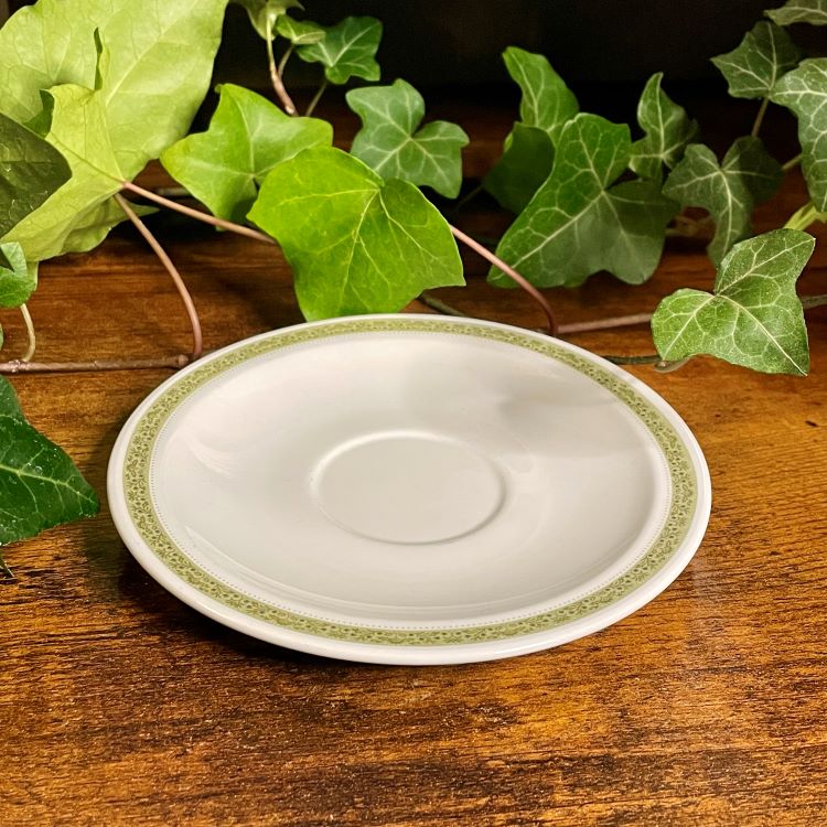 Centura Lynwood Green Teacup Candle | Fall Foliage
