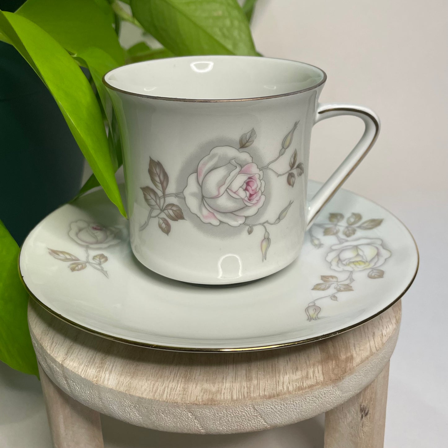 Johann Haviland Bavaria Sweetheart Rose Custom Teacup Candle | 6 oz.