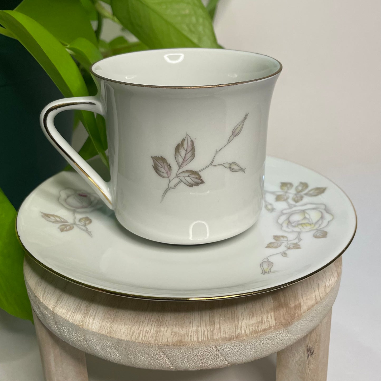 Johann Haviland Bavaria Sweetheart Rose Custom Teacup Candle | 6 oz.
