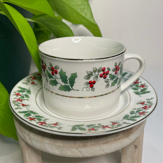 Gibson Everyday Christmas Charm Custom Teacup Candle | 6 oz.