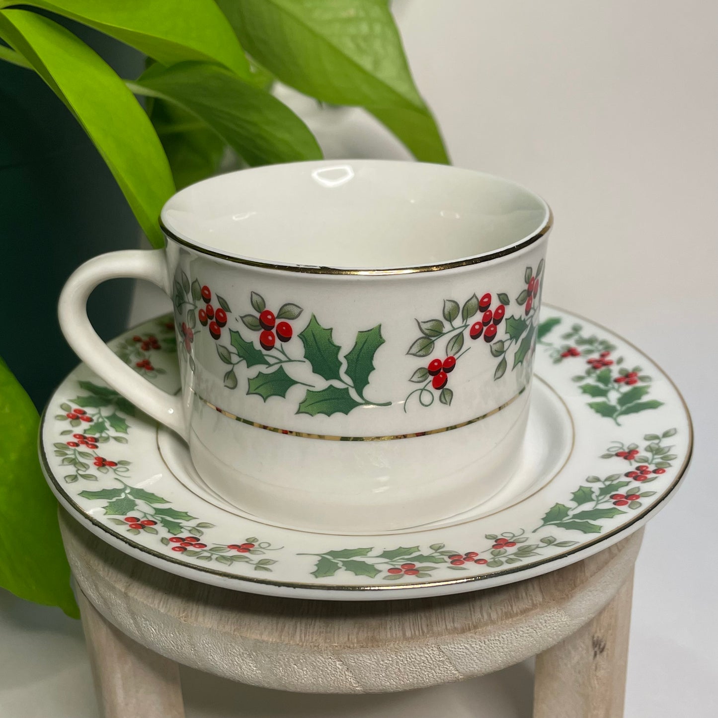 Gibson Everyday Christmas Charm Custom Teacup Candle | 6 oz.