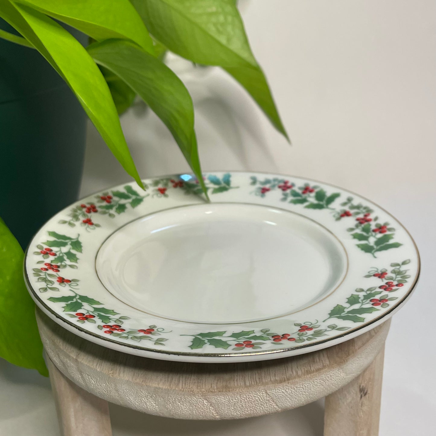 Gibson Everyday Christmas Charm Custom Teacup Candle | 6 oz.