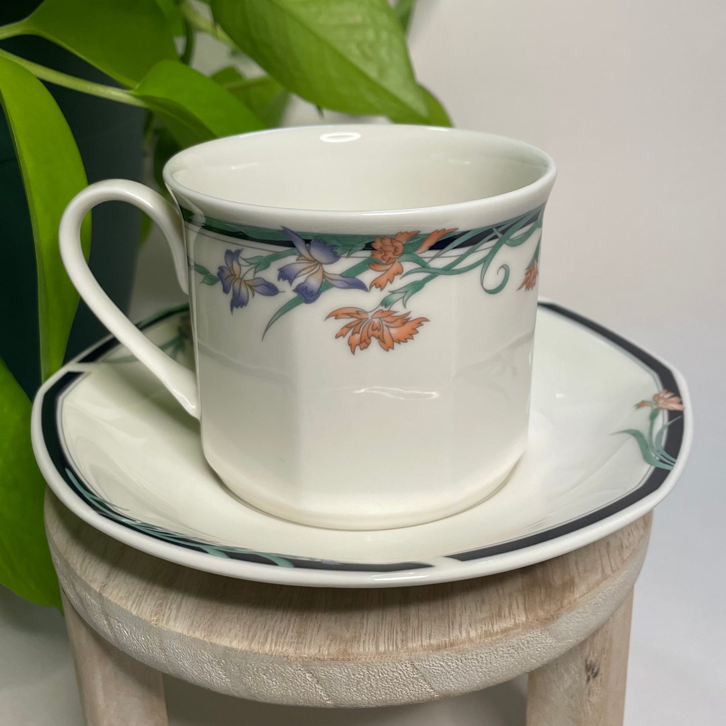 Royal Doulton Juno Custom Teacup Candle | 7 oz.