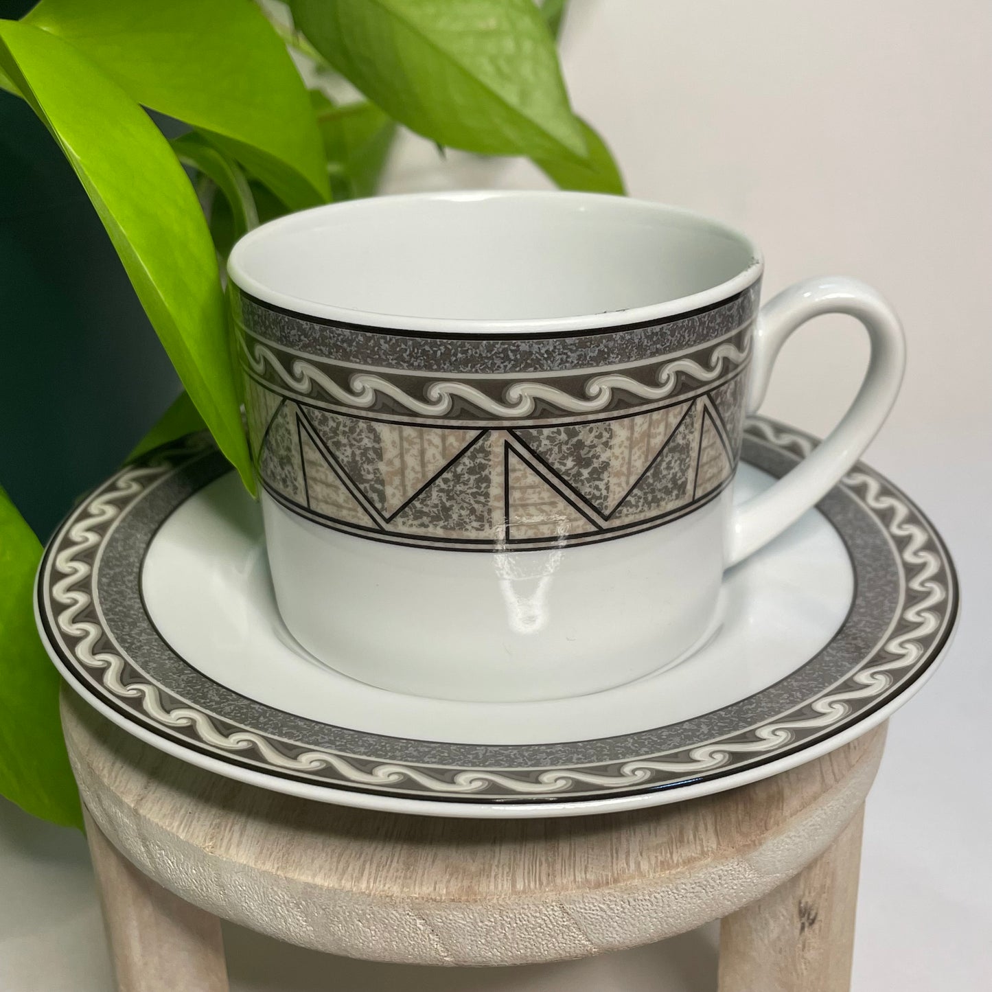 Studio Nova Courtyard Teacup Candle | 7 oz.