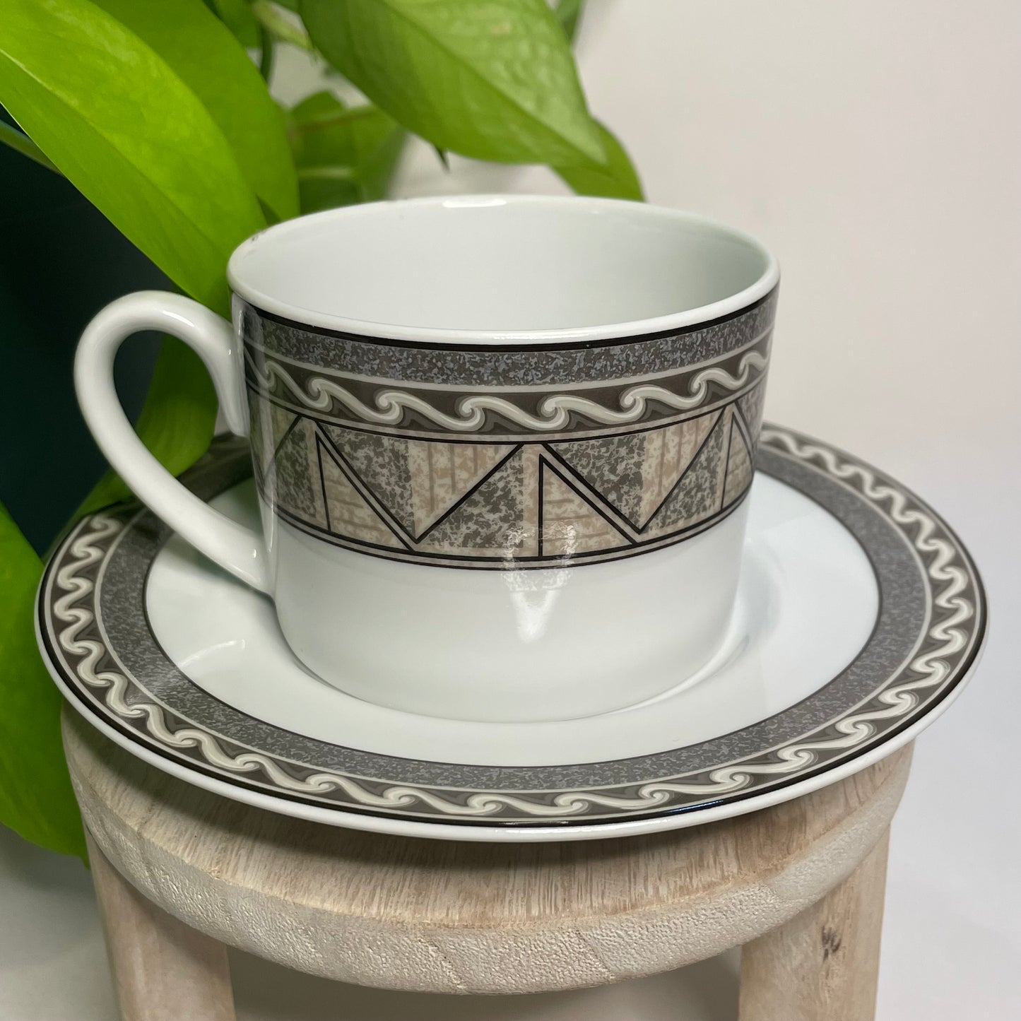 Studio Nova Courtyard Teacup Candle | 7 oz.