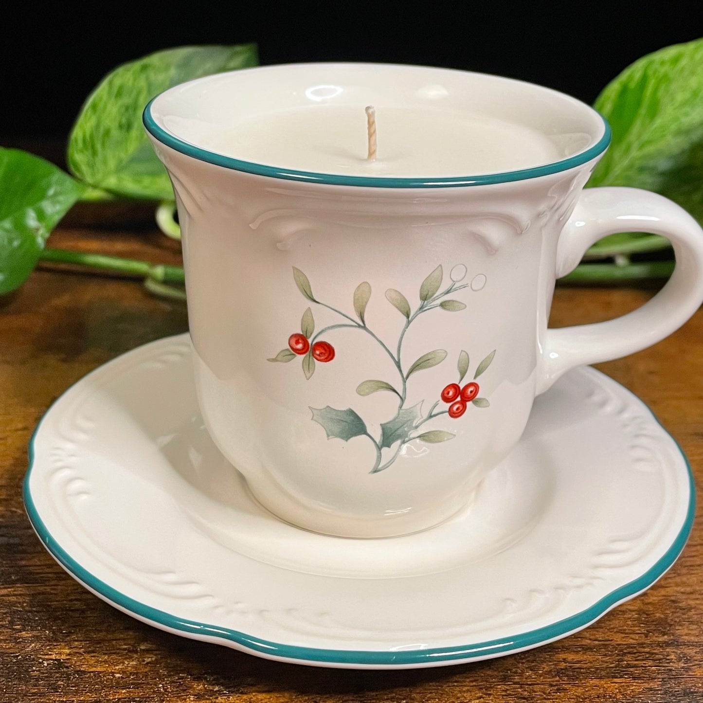 Pfaltzgraff Winterberry Coffee Cup Candle | Various Fragrances