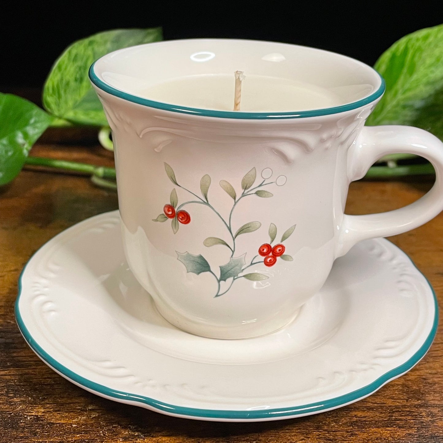 Pfaltzgraff Winterberry Coffee Cup Candle | Various Fragrances