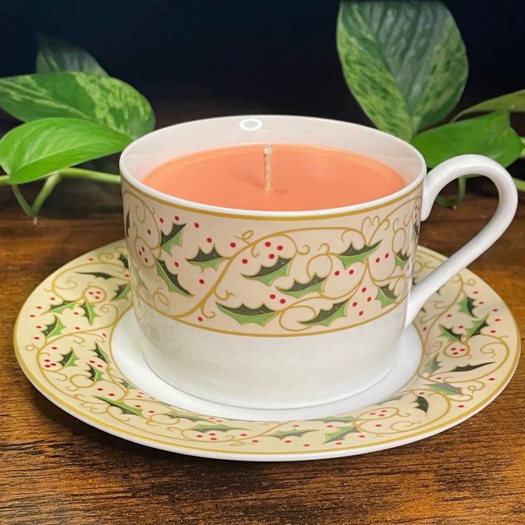 Gibson Royal Holly Teacup Candle | Various Fragrances