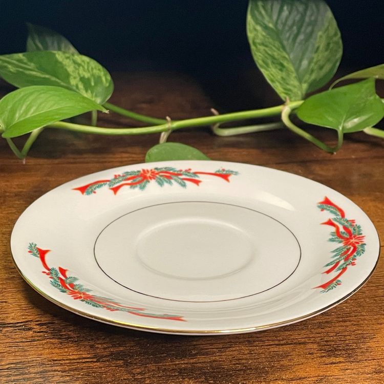 Poinsettia & Ribbon Teacup Candle | Winter's Night