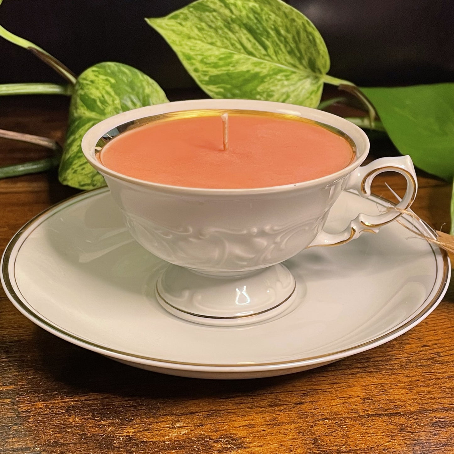 Wawel China Casa Oro Footed Teacup Candle | Water Mint & Clementine