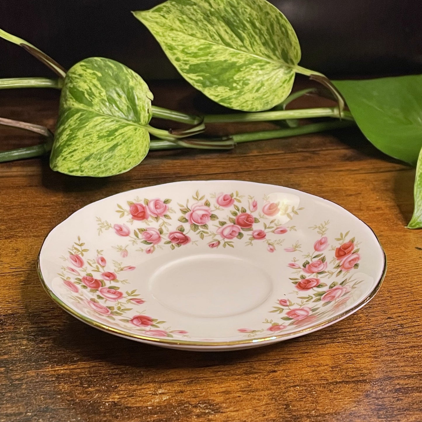 Vintage Queen Anne Cascade Roses Teacup Candle | Calla Lily