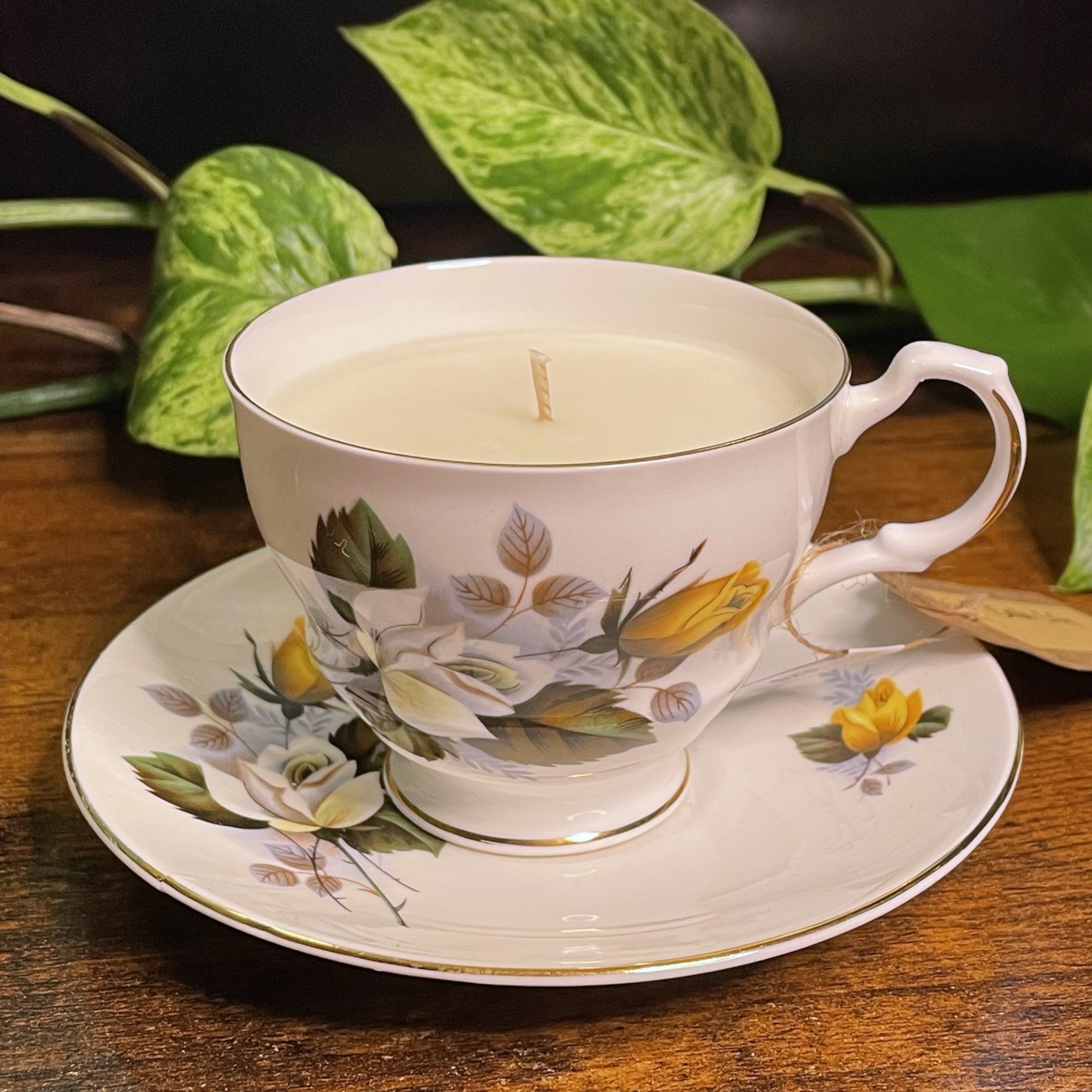 Royal Dover English Yellow White Rose Flower Teacup Candle | Calla Lily