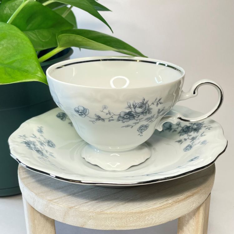 Johann Haviland Bavaria Blue Garland Custom Teacup Candle | 5 oz.