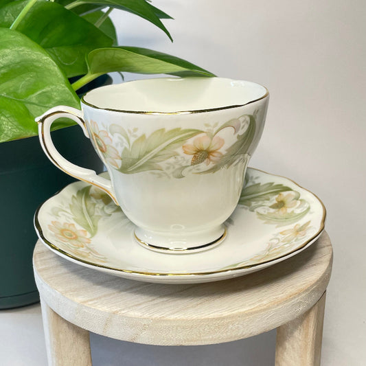 Duchess Greensleeves Teacup Customizable Candle | 5 oz.