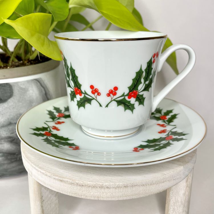 Double Holly Sprig Holiday Teacup | 6.5 oz